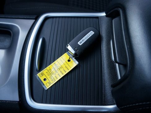 Used 2023 Dodge Charger GT image 2