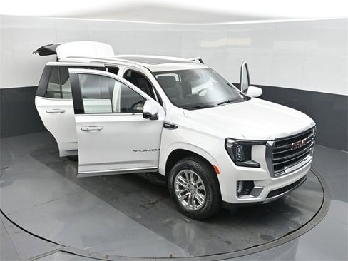 Used 2022 GMC Yukon SLT w/ SLT Luxury Package image 50