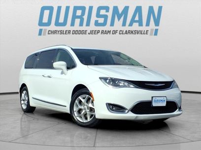 Used 2019 Chrysler Pacifica Touring-L w/ Tire & Wheel Group