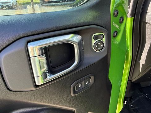 New 2025 Jeep Gladiator Mojave w/ Convenience Group image 14