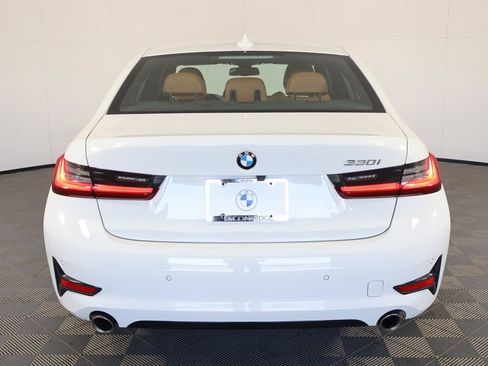 Used 2022 BMW 330i Sedan w/ Driving Assistance Package RWD image 5