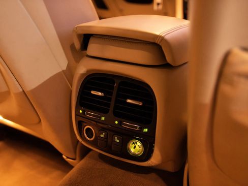 Used 2004 Jaguar XJ8 image 33