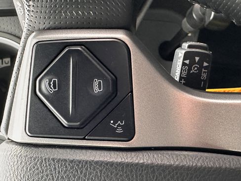 Used 2015 Toyota Tacoma 4x4 Access Cab w/ Convenience Package image 37