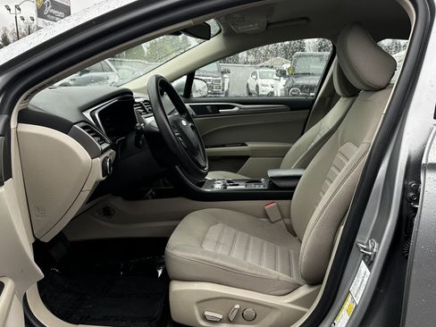 Used 2020 Ford Fusion SE image 19