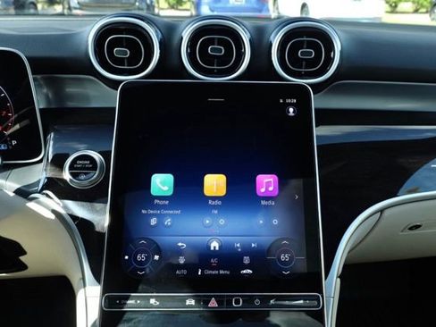 Certified 2025 Mercedes-Benz GLC 300 image 20