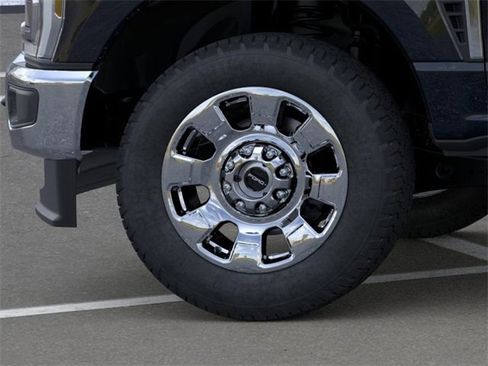 New 2026 Ford F250 Lariat w/ Chrome Package image 19