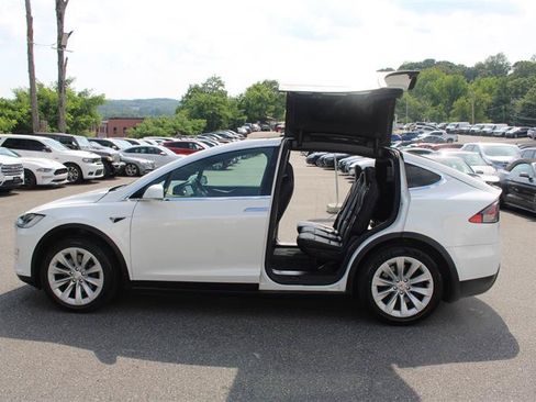 Used 2017 Tesla Model X 100D AWD/4WD image 4