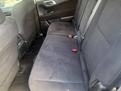 Used 2013 Nissan Pathfinder SV AWD/4WD image 8