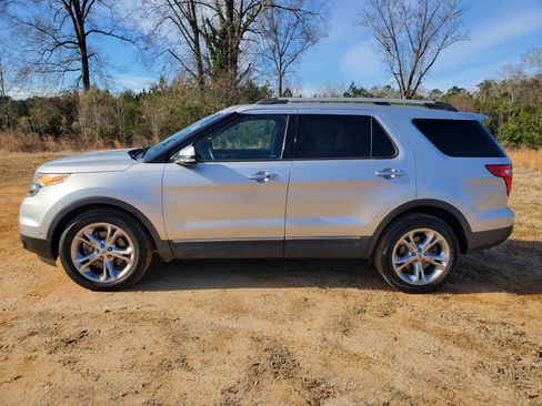 Used 2014 Ford Explorer Limited w/ Equipment Group 302A image 5
