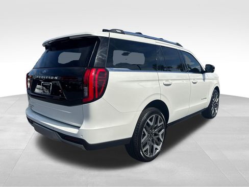 New 2026 Ford Expedition Platinum w/ Platinum Ultimate Package AWD/4WD image 17