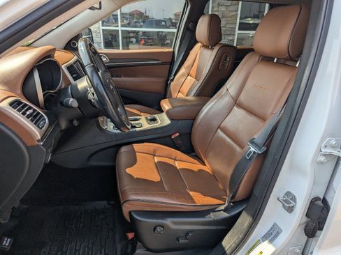 Used 2016 Jeep Grand Cherokee Summit w/ Platinum Series Group AWD/4WD image 11