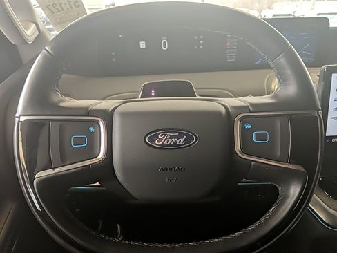 Used 2025 Ford Expedition Max Platinum image 21