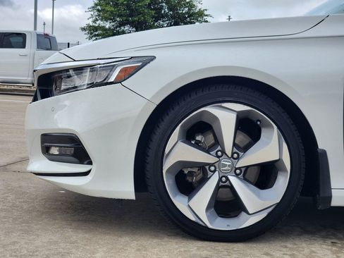 Used 2019 Honda Accord Touring image 8