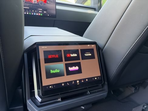Used 2024 Tesla Cybertruck AWD Crew Cab image 23