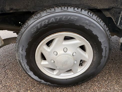 Used 2008 Ford E-350 and Econoline 350 Extended Wagon Super Duty image 18