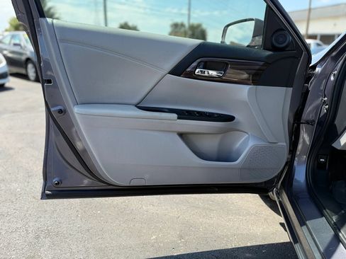 Used 2016 Honda Accord EX image 35