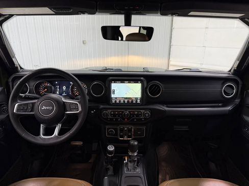 Used 2023 Jeep Gladiator Overland w/ Popular Equipment Package image 13