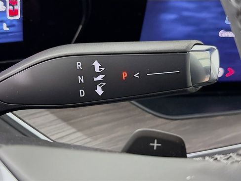 New 2025 Chevrolet Suburban Premier image 17