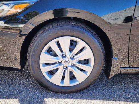 Used 2025 Nissan Sentra S image 16