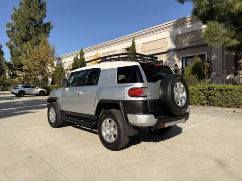 Used 2007 Toyota FJ Cruiser 4WD image 6