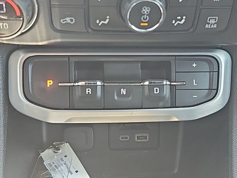 Used 2021 GMC Acadia SLT w/ Elevation Edition AWD/4WD image 17