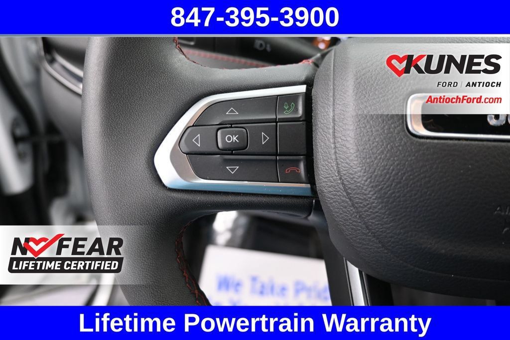 Used 2025 Jeep Compass Trailhawk AWD/4WD image 32