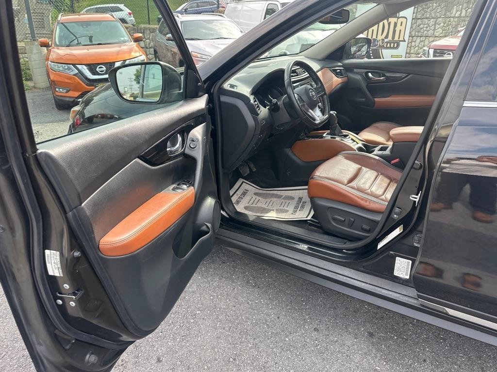 Used 2018 Nissan Rogue SL w/ Premium Package AWD/4WD image 15