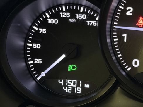 Certified 2023 Porsche Macan S image 22