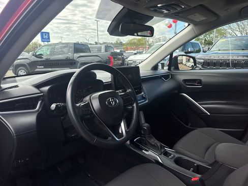 Used 2024 Toyota Corolla Cross LE w/ Moonroof Package AWD/4WD image 14