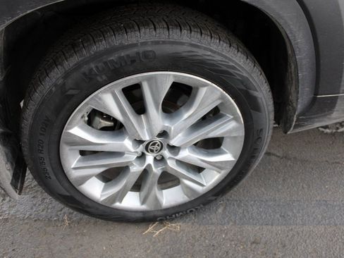 Certified 2022 Toyota Highlander Limited image 69