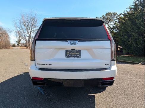 Used 2022 Cadillac Escalade ESV Sport Platinum w/ LPO, ONYX Package image 6