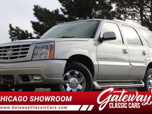 Used 2005 Cadillac Escalade AWD image 1