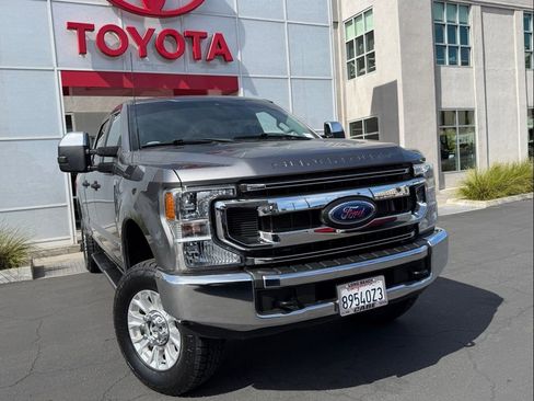 Used 2021 Ford F250 XLT image 2