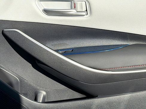 Used 2024 Toyota Corolla SE image 23