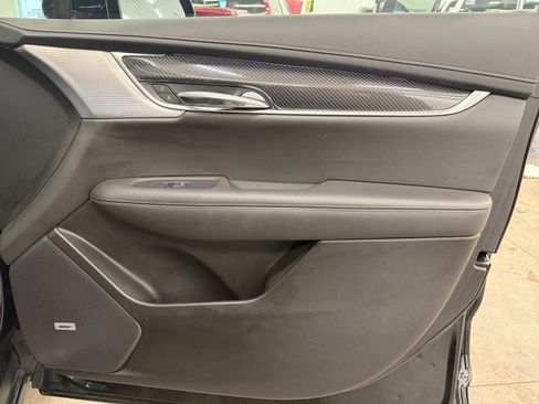 Used 2024 Cadillac XT6 Sport w/ Technology Package image 29