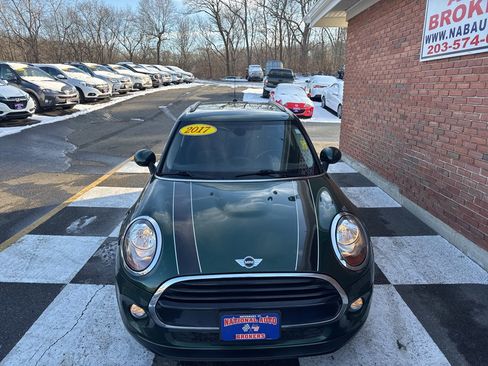 Used 2017 MINI Cooper 4-Door Hardtop image 7