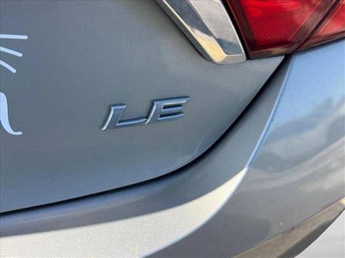 Used 2017 Toyota Camry LE FWD image 8