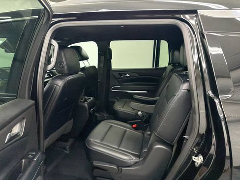 Used 2025 Chevrolet Traverse LT w/ Driver Confidence Package FWD image 22