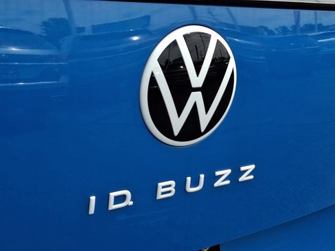 New 2025 Volkswagen ID. Buzz 1st Edition AWD/4WD image 16
