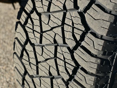 Used 2020 GMC Sierra 1500 AT4 w/ AT4 Premium Package image 27