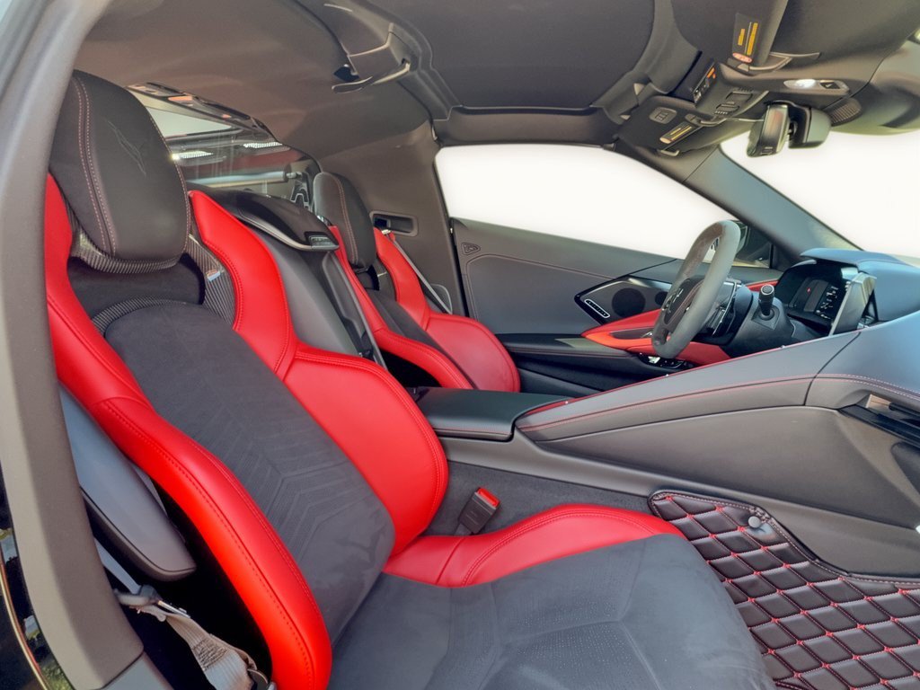 Used 2025 Chevrolet Corvette Z06 w/ Stealth Interior Trim Package RWD image 29