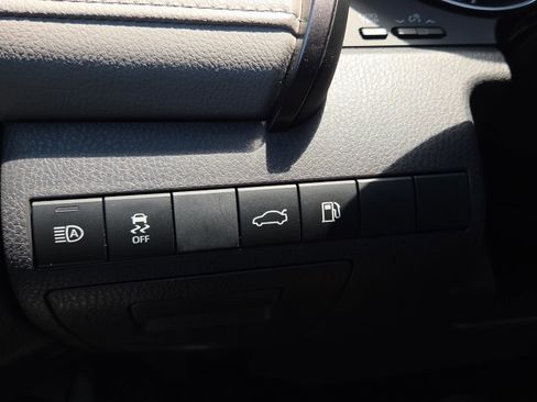 Used 2018 Toyota Camry XLE FWD image 33