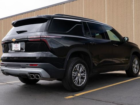 Used 2024 Chevrolet Traverse LT AWD/4WD image 9