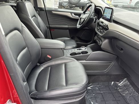 Used 2021 Ford Escape SEL w/ Technology Package image 17