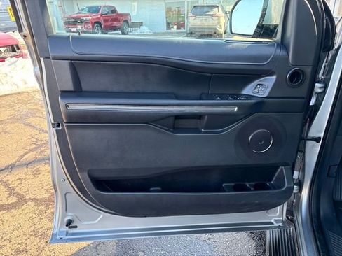 Used 2024 Ford Expedition Max XLT image 14