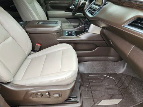 Used 2021 Chevrolet Tahoe LT w/ LT Signature Package AWD/4WD image 16