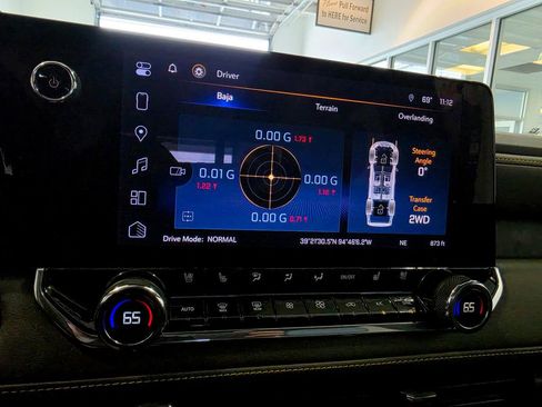 Used 2024 Chevrolet Colorado ZR2 w/ ZR2 Convenience Package III AWD/4WD image 50