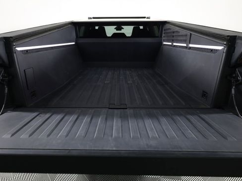 Used 2024 Tesla Cybertruck AWD Crew Cab image 7