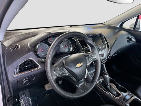 Used 2019 Chevrolet Cruze LT w/ LT Fleet Convenience Package FWD image 9