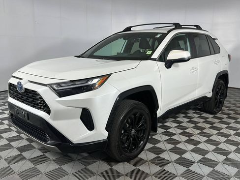 Used 2024 Toyota RAV4 SE w/ Weather Package AWD/4WD image 4